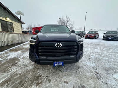 2023 Toyota Tundra Crew Cab, $38900. Photo 8