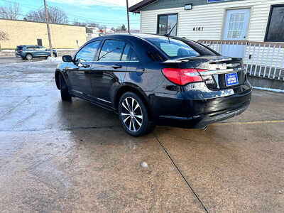 2011 Chrysler 200, $7900. Photo 3