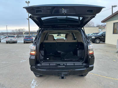 2014 Toyota 4Runner, $13490. Photo 10