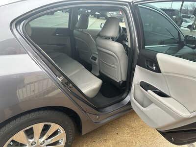 2014 Honda Accord, $13900. Photo 12
