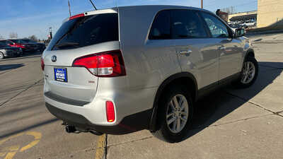 2014 Kia Sorento, $7900. Photo 4