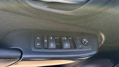 2016 Jeep Cherokee, $13190. Photo 7