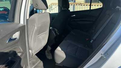 2018 Chevrolet Equinox, $12450. Photo 8