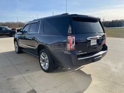 2020 GMC Yukon XL, $34408. Photo 3