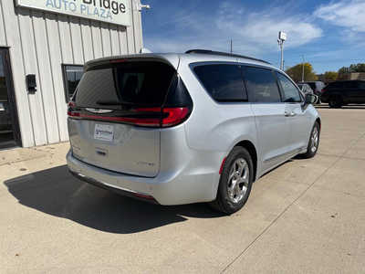 2022 Chrysler Pacifica, $26823. Photo 4