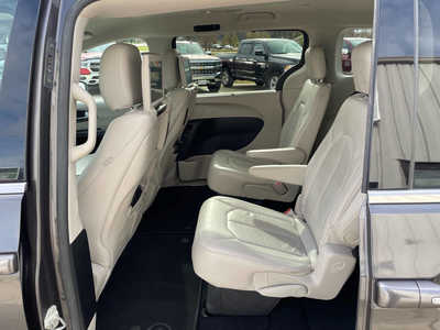 2021 Chrysler Pacifica, $26978. Photo 6