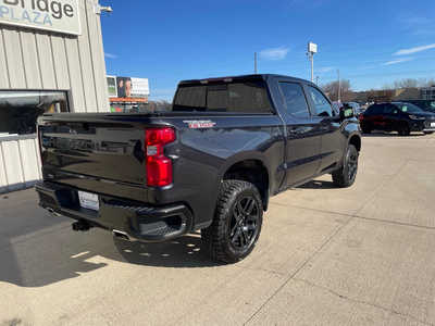 2022 Chevrolet 1500 Crew Cab, $43984. Photo 4