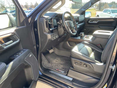2022 Chevrolet 1500 Crew Cab, $43984. Photo 5