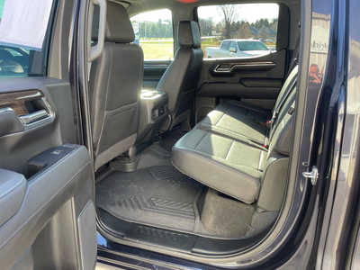 2022 Chevrolet 1500 Crew Cab, $43984. Photo 6