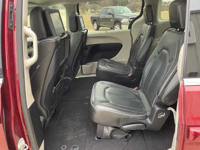 2019 Chrysler Pacifica, $20740. Photo 6