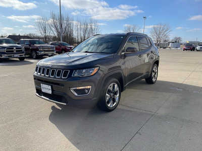 2021 Jeep Compass, $18472. Photo 2