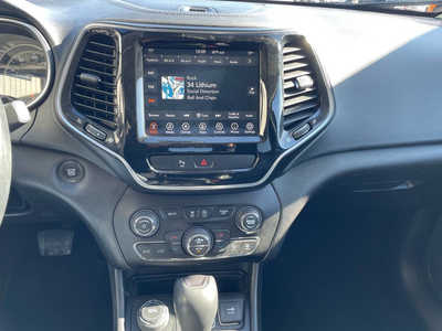2020 Jeep Cherokee, $19480. Photo 8