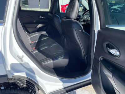 2020 Jeep Cherokee, $19480. Photo 12