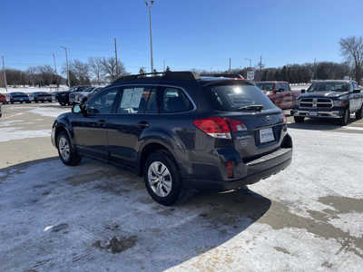 2013 Subaru Outback, $8494. Photo 3