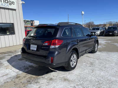 2013 Subaru Outback, $8494. Photo 4
