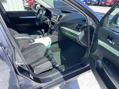 2013 Subaru Outback, $8494. Photo 11