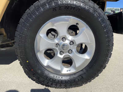 2014 Jeep Wrangler Unlimited, $17888. Photo 10