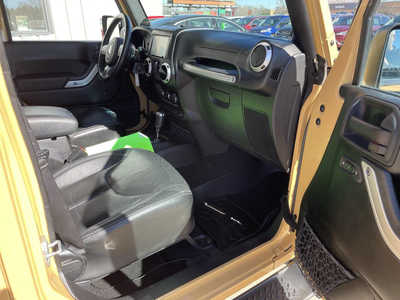 2014 Jeep Wrangler Unlimited, $17888. Photo 11