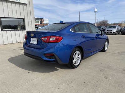 2018 Chevrolet Cruze, $8982. Photo 4