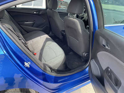 2018 Chevrolet Cruze, $8982. Photo 12