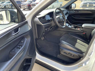 2023 Jeep Grand Cherokee L, $29994. Photo 5