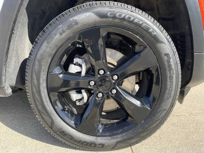 2023 Jeep Grand Cherokee L, $29994. Photo 11
