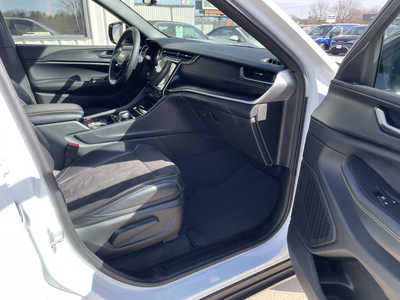 2023 Jeep Grand Cherokee L, $29994. Photo 12