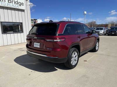 2023 Jeep Grand Cherokee, $29885. Photo 4