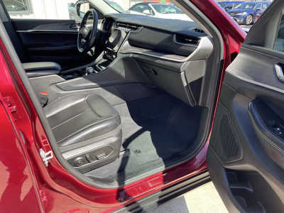 2023 Jeep Grand Cherokee, $29885. Photo 11
