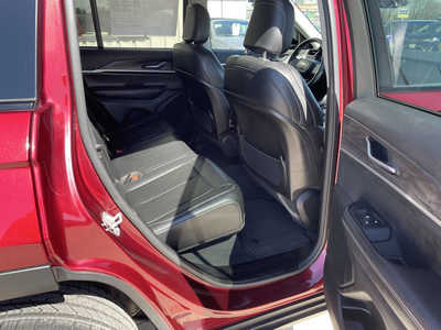 2023 Jeep Grand Cherokee, $29885. Photo 12
