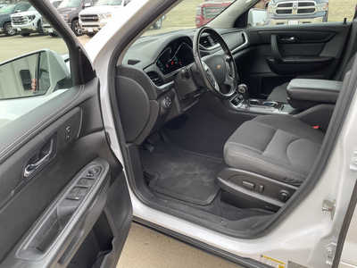2016 Chevrolet Traverse, $8888. Photo 5