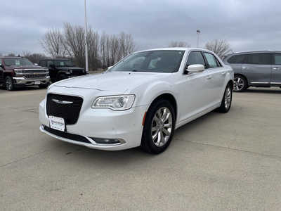 2015 Chrysler 300, $11991. Photo 2
