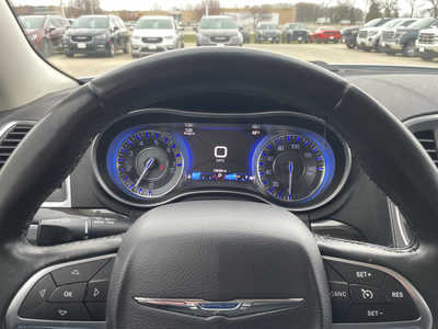2015 Chrysler 300, $11991. Photo 7