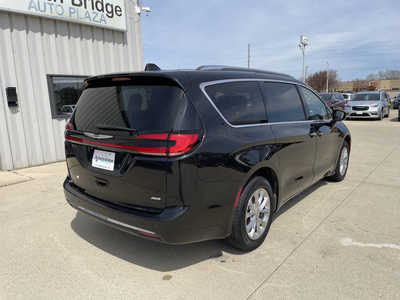 2021 Chrysler Pacifica, $24986. Photo 4