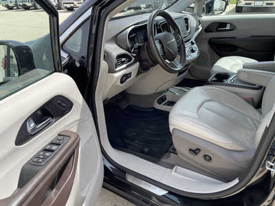 2021 Chrysler Pacifica, $24986. Photo 5