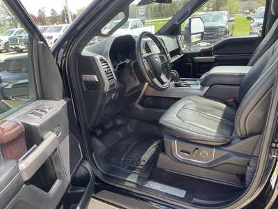 2016 Ford F150 Crew Cab, $23627. Photo 5