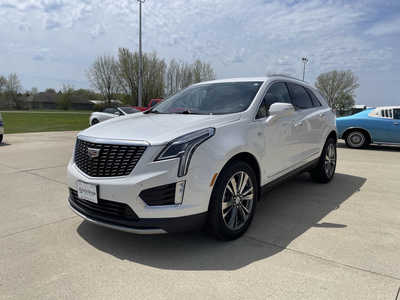 2021 Cadillac XT5, $28418. Photo 2