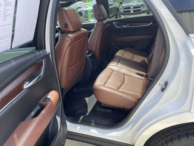 2021 Cadillac XT5, $28418. Photo 6
