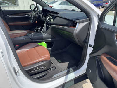 2021 Cadillac XT5, $28418. Photo 11