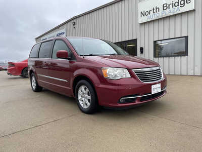 2012 Chrysler Town & Country, $6973. Photo 1