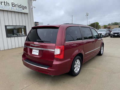 2012 Chrysler Town & Country, $6973. Photo 4