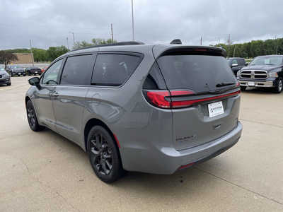 2023 Chrysler Pacifica, $24986. Photo 3
