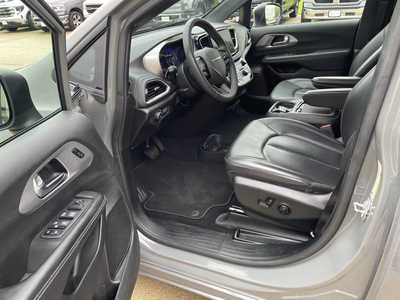2023 Chrysler Pacifica, $24986. Photo 5