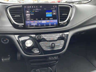 2023 Chrysler Pacifica, $24986. Photo 9