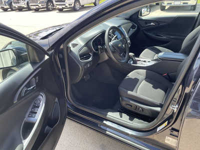 2023 Chevrolet Malibu, $18973. Photo 5