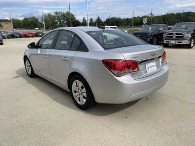 2015 Chevrolet Cruze, $7987. Photo 3