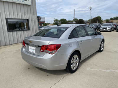 2015 Chevrolet Cruze, $7987. Photo 4