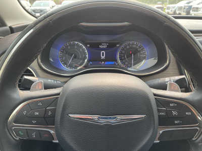 2015 Chrysler 200, $9989. Photo 7