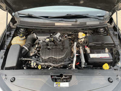 2015 Chrysler 200, $9989. Photo 9