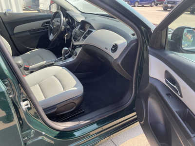 2014 Chevrolet Cruze, $8888. Photo 11